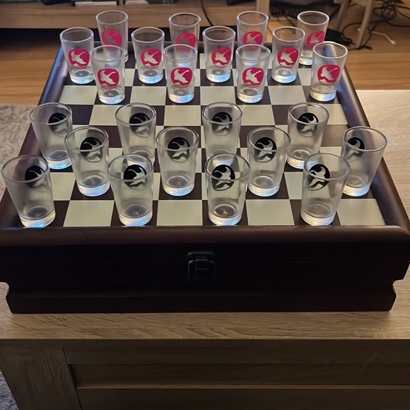 Shot glass checkers game set - Picture 2 of 4